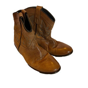 DINGO WOMEN'S WILLIE BOOT - ANTIQUE TAN Size 7.5 M
